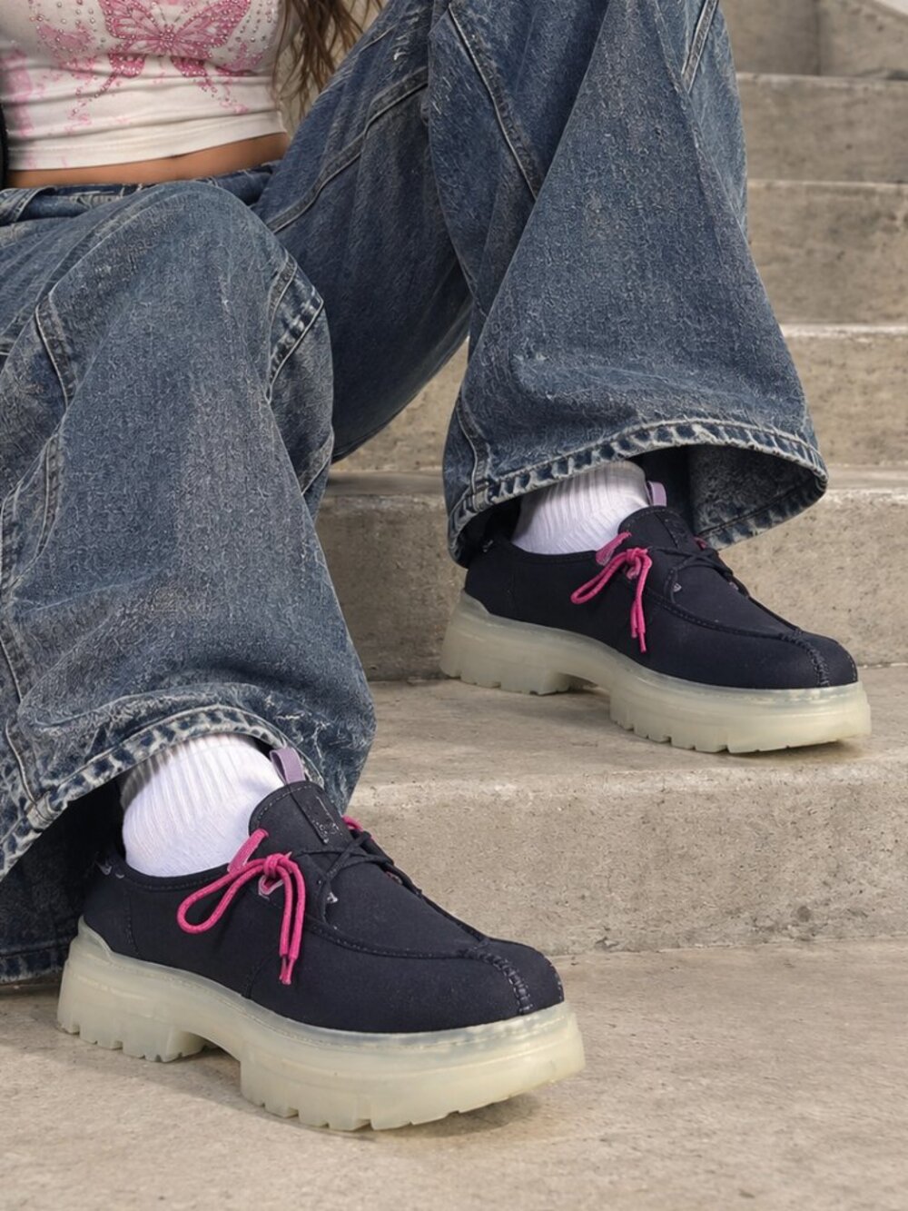 UGG Black Sneakers Women’s 11 Pink Lavender Ribbon Celestial Graphic FD1125B y2k